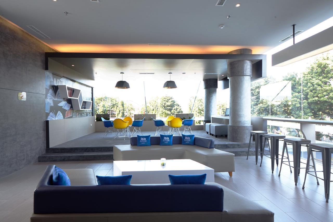 Ibis Budget Cirebon Kültér fotó