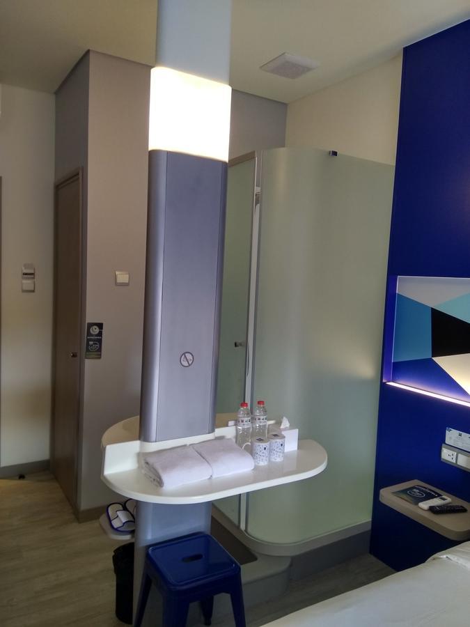 Ibis Budget Cirebon Kültér fotó
