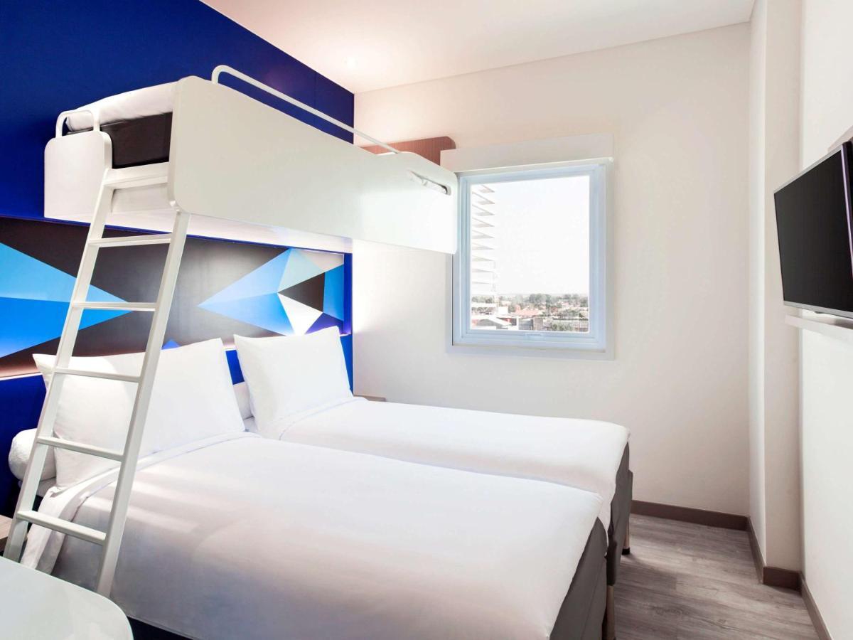 Ibis Budget Cirebon Kültér fotó